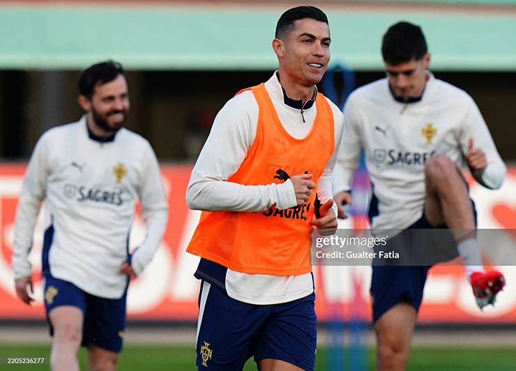 Ronaldo rạng rỡ tập cùng Bồ Đào Nha, quyết thắng Hojlund - Đan Mạch - 3