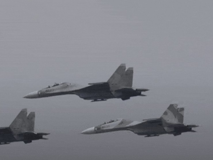 Một ngày luyện trình diễn tiêm kích Su-30MK2