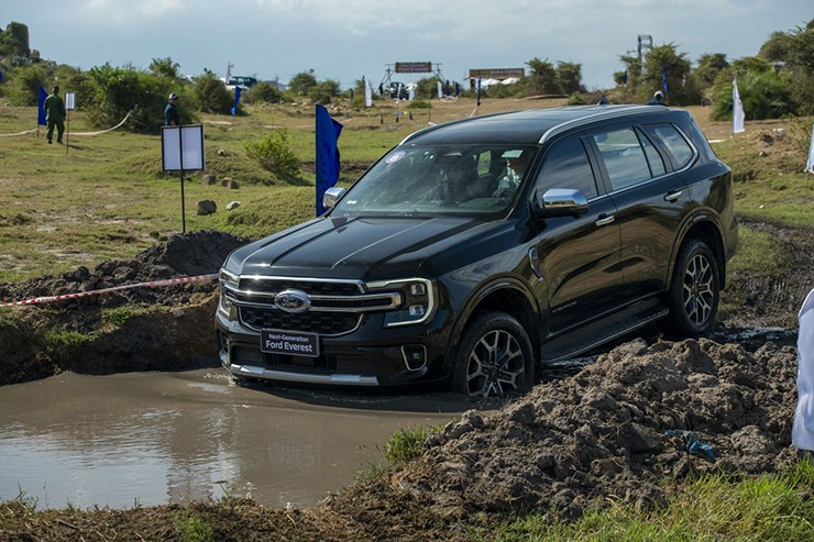 Giá xe Ford Everest tháng 3/2025, SUV cỡ D từ 1,099 tỷ đồng - 2