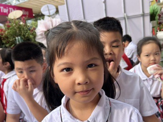 Phí đặt cọc trường tư lên tới 30 triệu đồng, nên quy định mức sàn