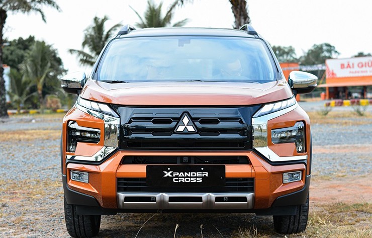 Giá xe Mitsubishi Xpander Cross tháng 3/2025, tặng phí trước bạ và Camera 360 - 4