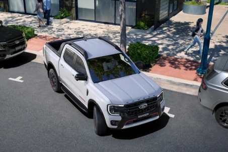 Giá xe Ford Ranger cập nhật tháng 3/2025, tặng 2 năm bảo hiểm vật chất