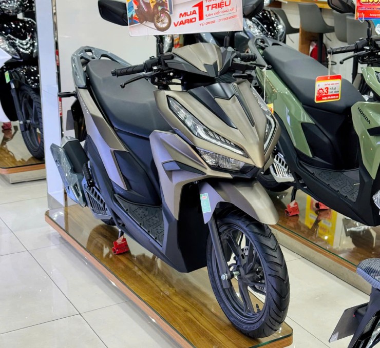 Giá Honda Vario 125 cuối tháng 3/2025, khuyến mãi hơn 2 triệu đồng - 2