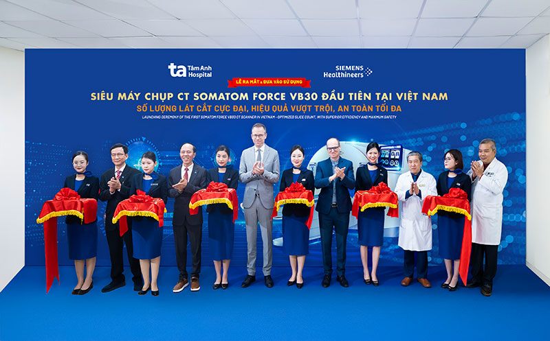 Lễ công bố ra mắt và đưa vào sử dụng siêu máy chụp CT Somatom Force VB30 tại Bệnh viện Đa khoa Tâm Anh Hà Nội. Ảnh: Bệnh viện Đa khoa Tâm Anh