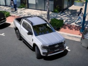 Tin tức ô tô - Giá xe Ford Ranger cập nhật tháng 3/2025, tặng 2 năm bảo hiểm vật chất