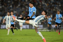 Video bóng đá Uruguay - Argentina: Không Messi, không vấn đề (Vòng loại World Cup)