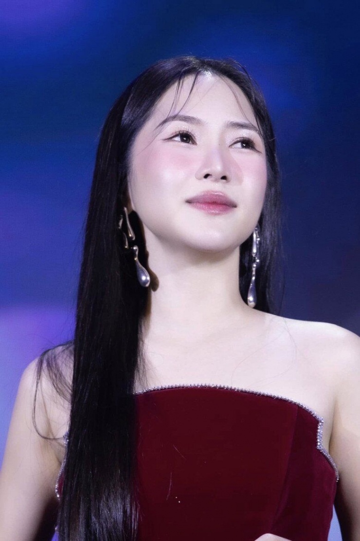 Quán quân The Voice VN có nhan sắc thăng hạng sau 5 năm ở ẩn tại Mỹ, "lão hoá ngược" nhờ thay đổi hai điều - 8