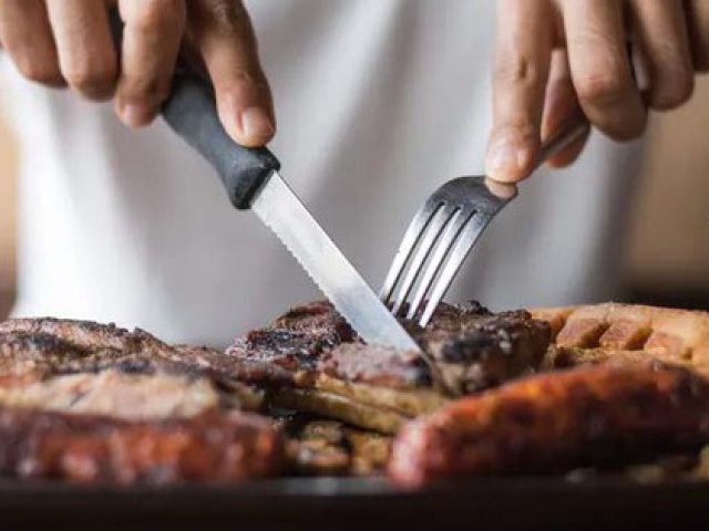 Ăn nhiều thịt để giảm cân, thận trọng với nguy cơ sỏi thận