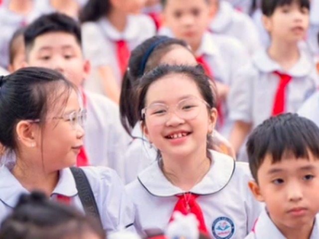 Những khoản tiền học sinh vẫn phải đóng khi miễn học phí