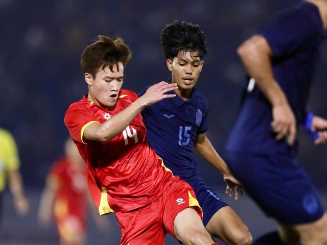 HLV Kim Sang-sik xây dựng lối chơi không có Nguyễn Xuân Son