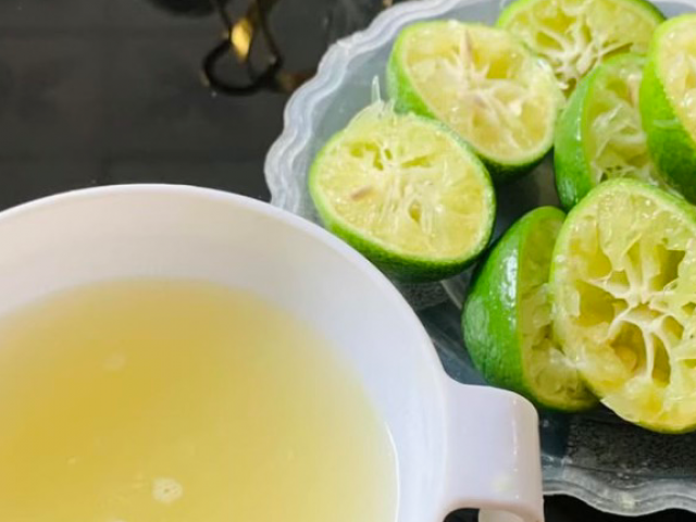 Uống nước cốt chanh đến mức gầy rộc, vẫn lớn tiếng với chồng “tôi đang thải độc“