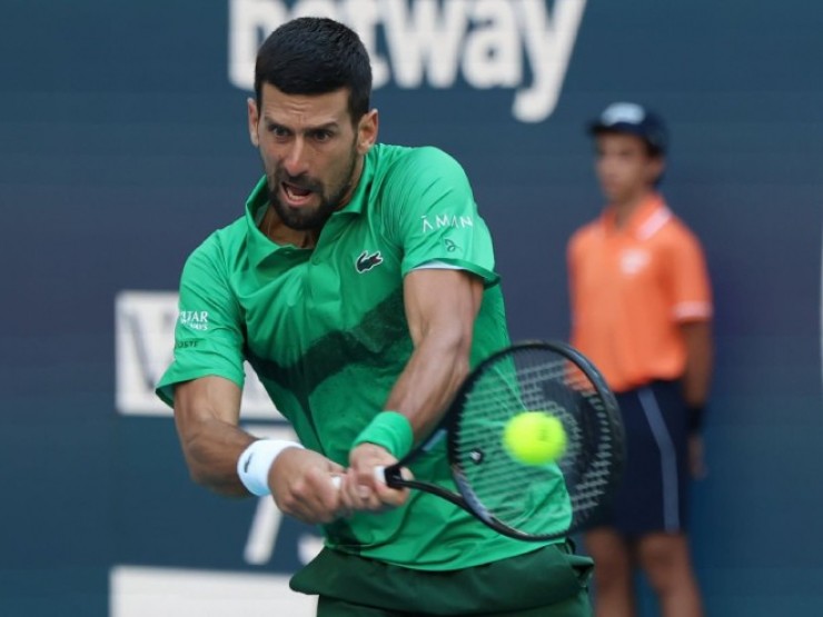 Video tennis Carabelli - Djokovic: Định đoạt sau loạt tie-break (Miami Open)