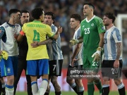 Bóng đá - Argentina lập kỳ tích 66 năm, thủ môn Martinez tâng bóng trêu ngươi Brazil