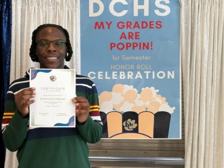 Nam sinh 17 tuổi nhận 61 thư mời đại học, giành học bổng 28 tỷ