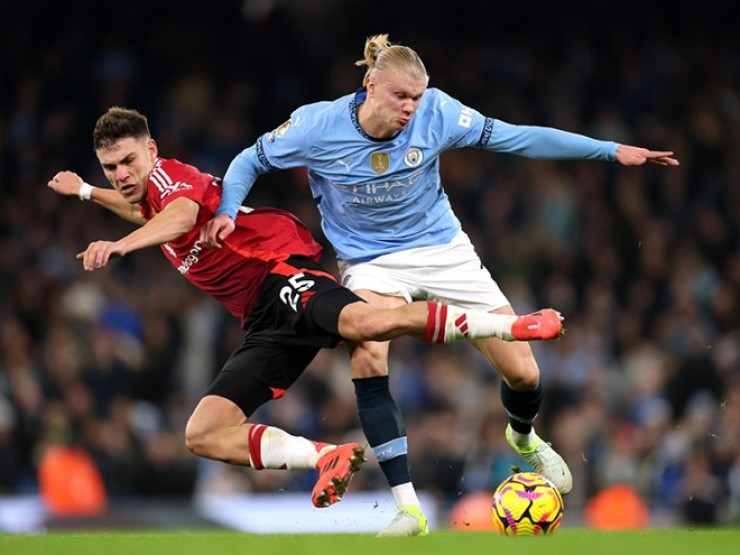 MU có tháng 4 bận rộn: Ngáng chân Man City, dồn sức đua vô địch Europa League