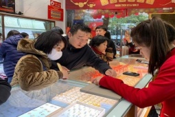 Giá vàng tăng như lên đồng, làm cả tháng không mua nổi nửa chỉ: Quên vàng đi, đây là lựa chọn khôn ngoan hơn