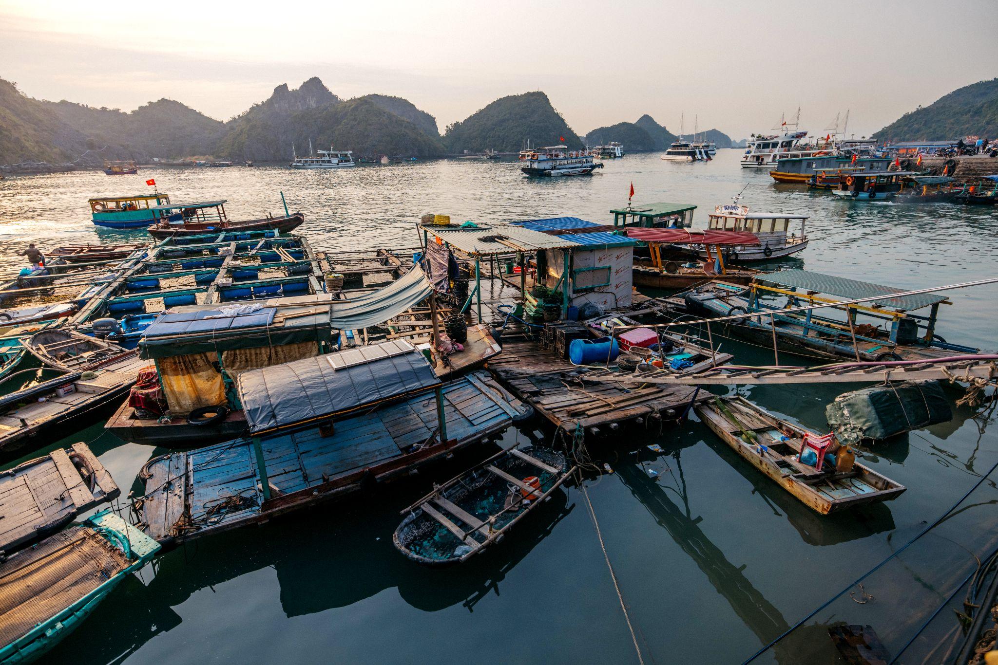 Khám phá làng chài cổ nhất Việt Nam