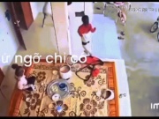 Tin tức trong ngày - Thông tin mới vụ chồng cầm gậy đánh đập vợ con trong bữa cơm