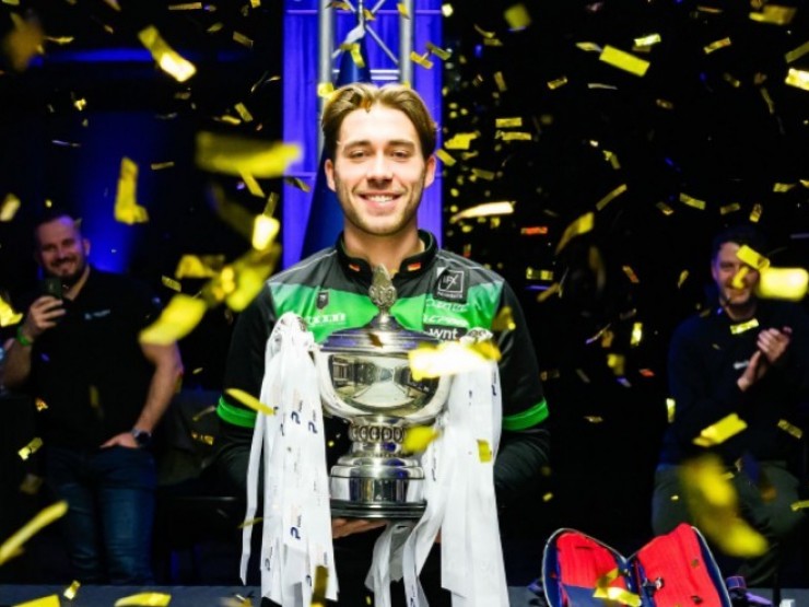 SAO 21 tuổi gây sững sờ, hạ “Ngựa chiến“ Sanchez 7-0 để vô địch bi-a Ngoại hạng