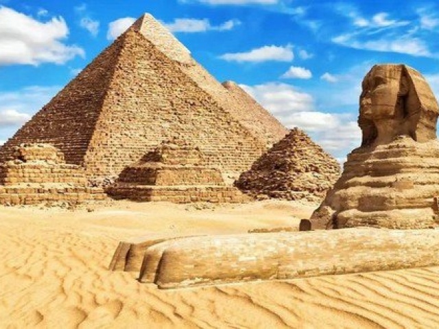 Xôn xao bình luận “nỗi thất vọng lớn nhất đời tôi“ ở kim tự tháp nổi tiếng