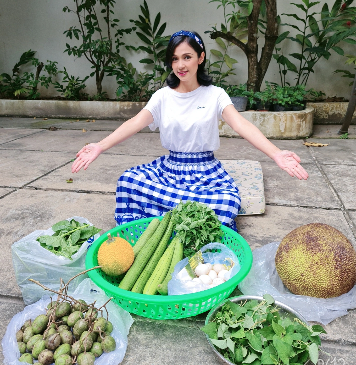 "Người đẹp Tây Đô" Việt Trinh sống trong nhà vườn 3.000m2 nhưng ăn cơm đạm bạc toàn rau để trẻ mãi không già - 13