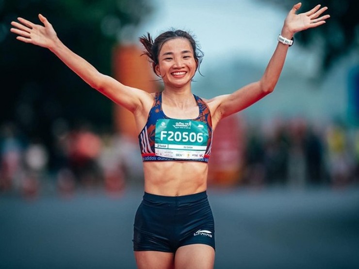 “Nữ hoàng điền kinh“ Nguyễn Thị Oanh muốn lập chiến tích mới ở giải marathon quốc gia