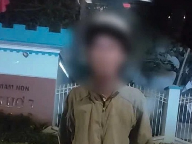 Xác minh người đàn ông chạy xe máy ngược chiều, chửi bới, chặn đầu ô tô ở quận 3