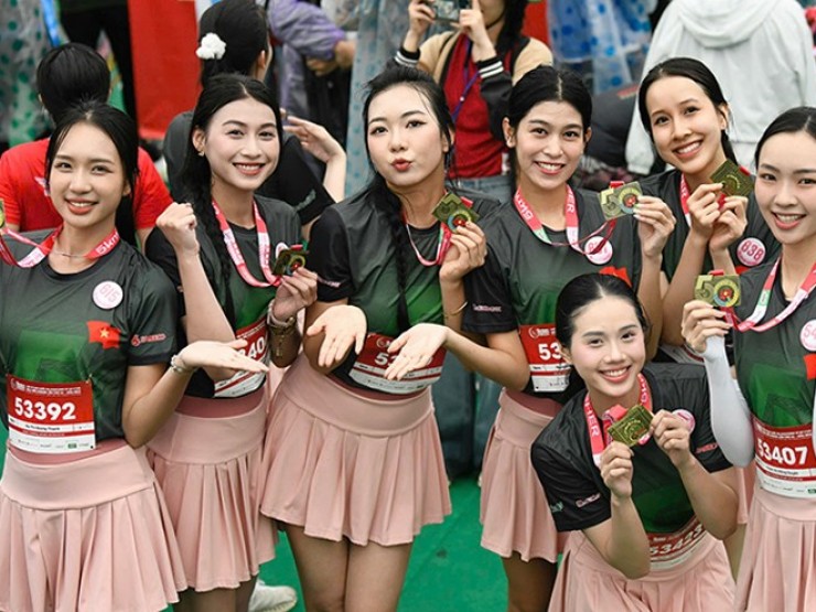 Hoa hậu Đỗ Thị Hà cùng dàn hot girl xinh lung linh đua tài tại giải marathon quốc gia 2025