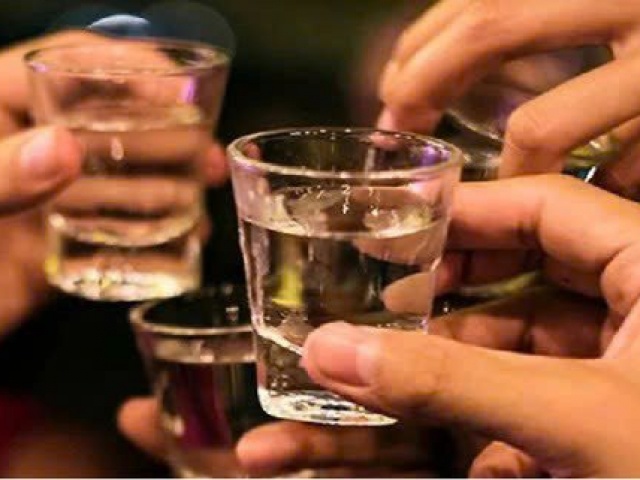 6 người nhập viện cấp cứu, nghi ngộ độc rượu sơ ri