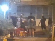 An ninh - Xã hội - Clip ghi cảnh nhóm người đánh nhau túi bụi ở Bình Tân