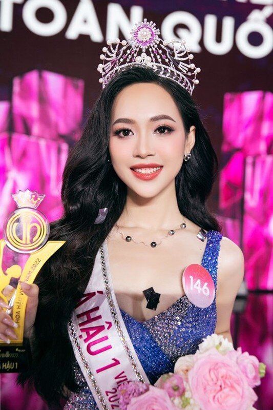 Trịnh Thuỳ Linh có nhan sắc nhưng hành trình đương nhiệm khá mờ nhạt.