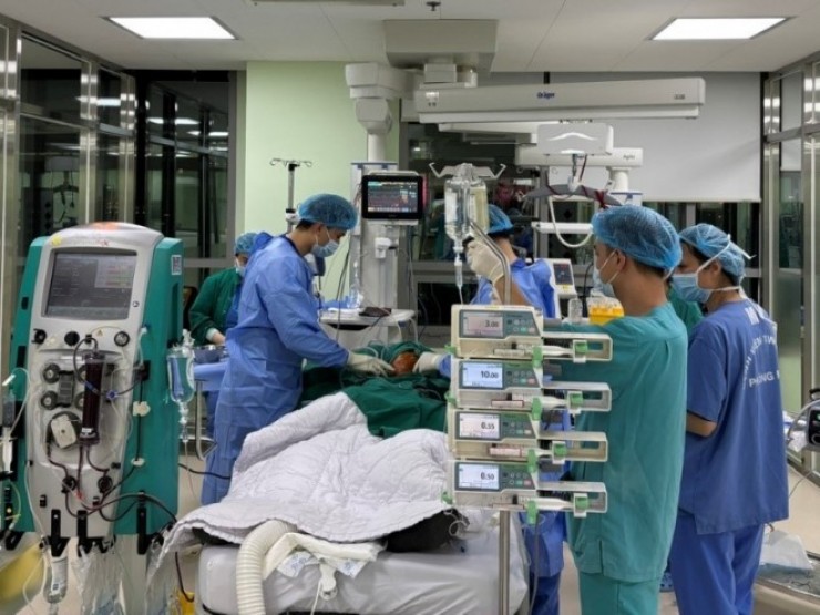 Cụ ông suy đa tạng sau 20 ngày tự chữa đau răng