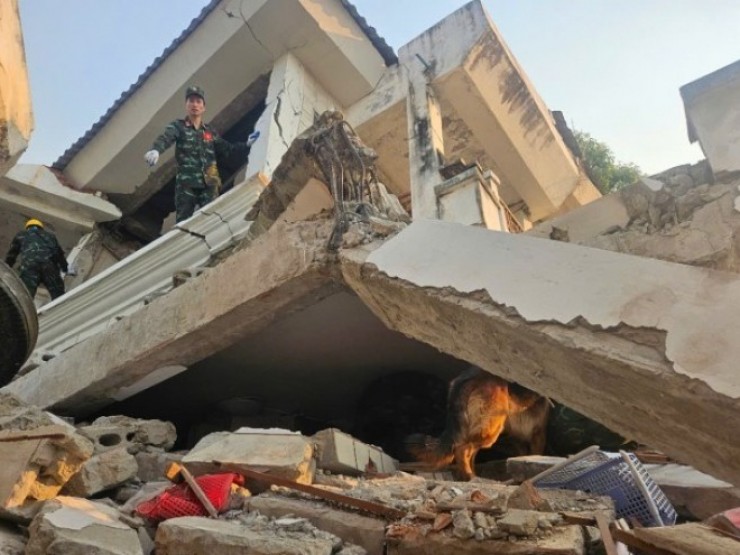 Bộ đội Việt Nam phát hiện hai vị trí có nạn nhân động đất ở Myanmar