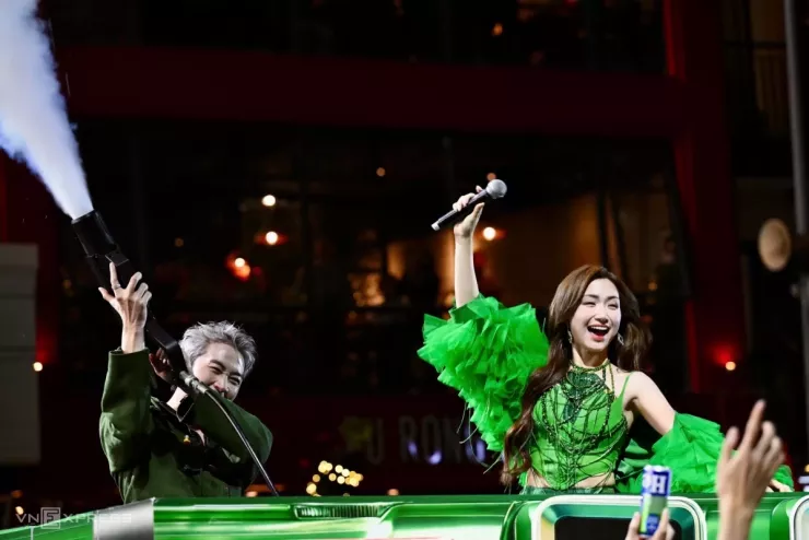 Dàn sao khuấy động sân khấu chào 2026 - 9