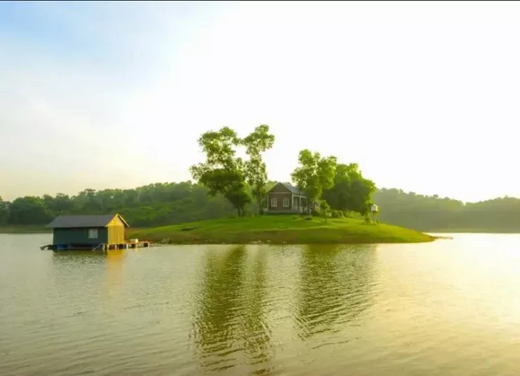 Hồ Đồng Mô – Địa chỉ Camp tuyệt vời. (Ảnh: Mia)