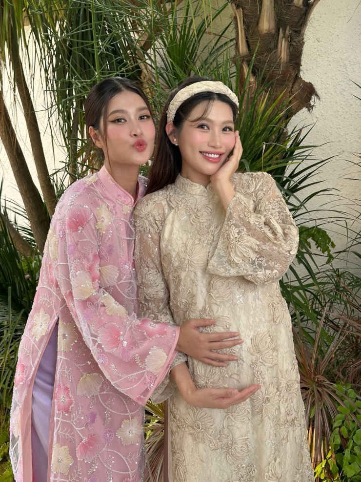 Thanh Thủy, Lương Thùy Linh diện áo dài đón năm 2026 - 5
