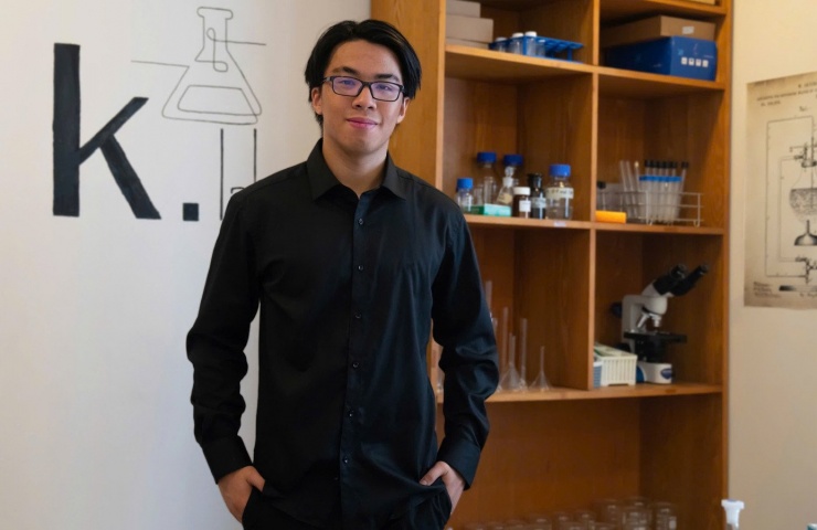 Mai Xuân Khôi hiện đang học tại Đại học Johns Hopkins.