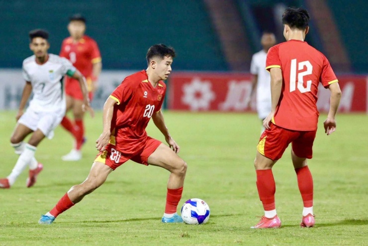 Võ Anh Quân đang được xem là một trong những gương mặt trẻ giàu tiềm năng của bóng đá Việt Nam