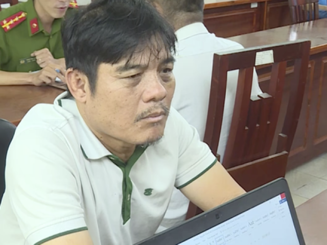 CLIP Công an TPHCM thi hành lệnh bắt "hiệp sĩ" Nguyễn Thanh Hải