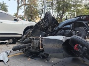 Hiện trường vụ ô tô con tông loạt xe máy trên phố Võ Thị Sáu ở Hà Nội