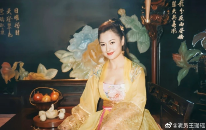 Vương Lộ Dao là mỹ nhân gợi cảm nhất "Thiên long bát bộ".