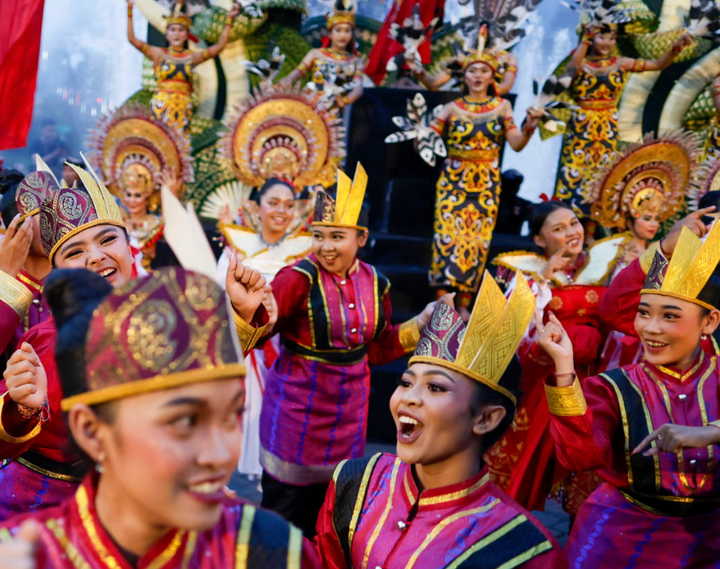 Các thành phố trên khắp Indonesia thu hẹp quy mô tổ chức hoạt động đón giao thừa sau khi nhiều khu vực tại đất nước này bị tàn phá nặng nề bởi lũ lụt và sạt lở đất khiến hơn 1.100 người thiệt mạng. (Ảnh: EPA)