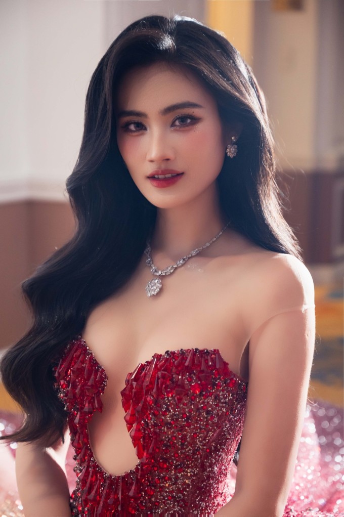 Ý Nhi trân trọng tình yêu hiện tại. Ảnh: NVCC