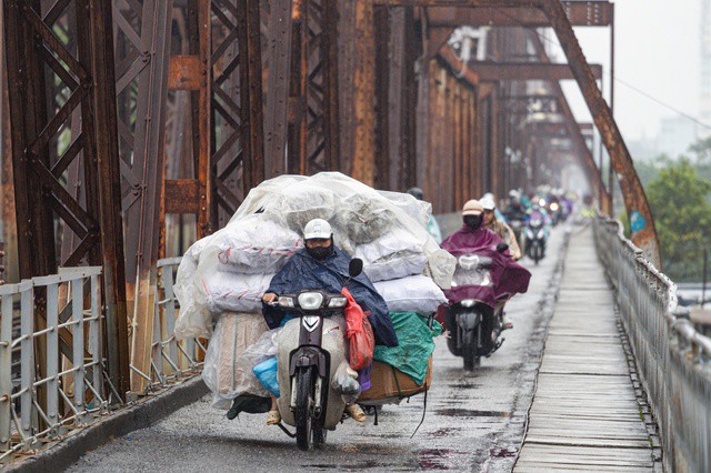 Miền Bắc chuyển mưa rét từ chiều tối nay do đón không khí lạnh.