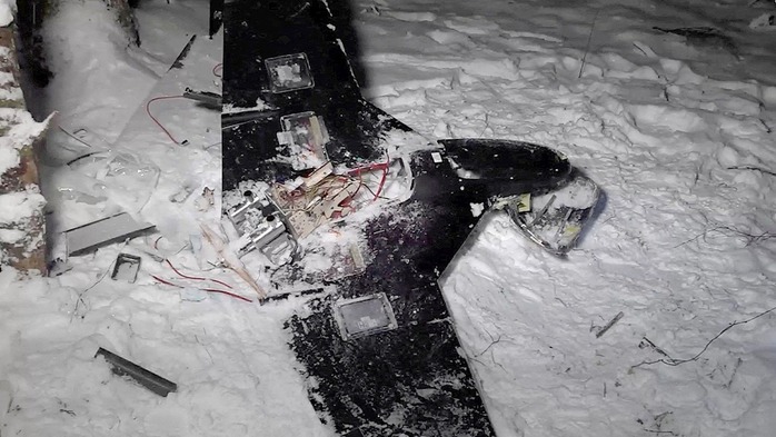 Nga công bố xác chiếc UAV do Ukraine sản xuất bị cáo buộc tấn công nhằm vào nơi ở của Tổng thống Vladimir Putin hôm 29-12-2025. Ảnh: Bộ Quốc phòng Nga