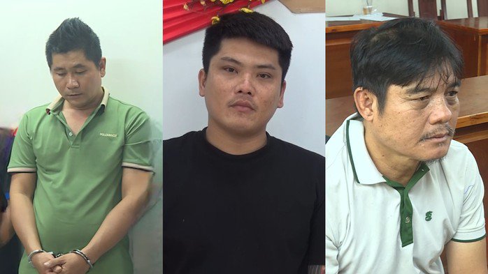 Huỳnh Cao Cường (giữa) cùng Lê Thanh Hải (bìa phải) và một "chân rết" khác