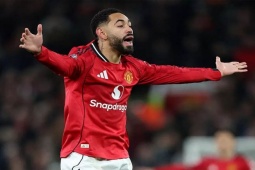 Cunha quen thói lèm bèm, bất mãn ra mặt với fan MU