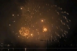 VIDEO: Những lời chúc ấm áp dưới bầu trời pháo hoa giao thừa 2026 tại TPHCM