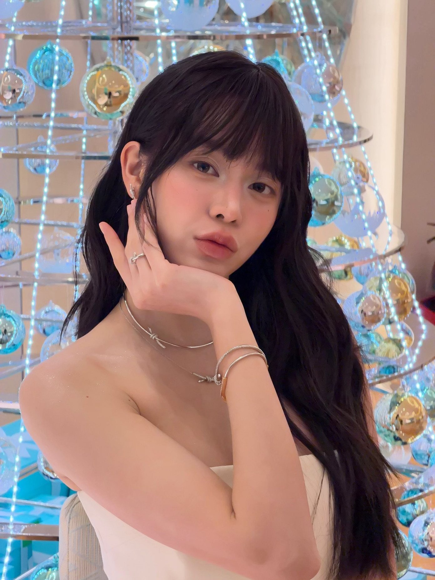 Dàn Hoa hậu rủ nhau để tóc mái thưa: Đỗ Thị Hà ngọt ngào, Thanh Thủy trẻ trung - 5