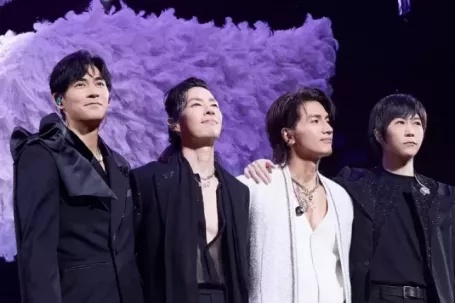 Màn 'đâm sau lưng' chấn động showbiz